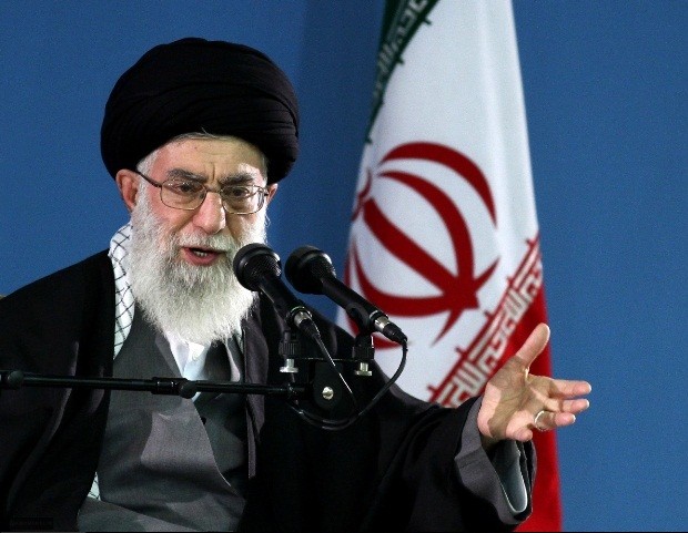 منبع عکس: پایگاه اطلاع‌رسانی دفتر حفظ و نشر آثار آیت‌الله‌ سیدعلی خامنه‌ای