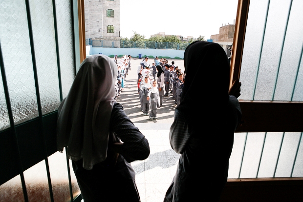 مدرسه امام رضا محلی برای تحصیل کودکان افغان که کارت اقامت ایران را ندارند- عکس از شرق پارسی