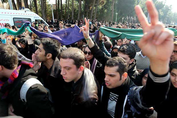 مراسم روز دانشجو در دانشگاه شهید بهشتی با حضور روحانی- عکس از شرق پارسی
