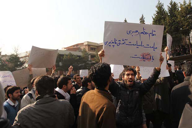 مراسم روز دانشجو در دانشگاه شهید بهشتی با حضور روحانی- عکس از شرق پارسی