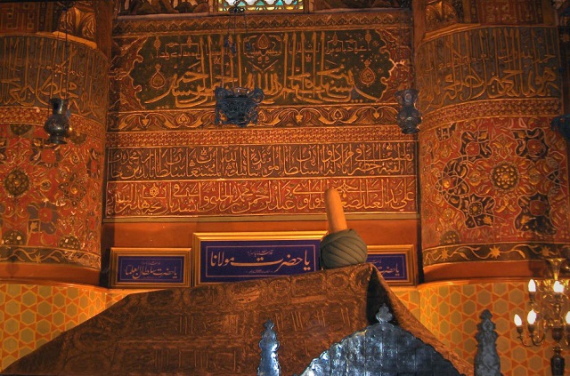 نمایی از مقبره مولانا در ترکیه