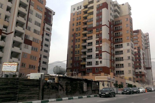 قیمت واحدهای مسکونی در شمال غرب تهران از سوی فروشندگان با توجه به وضعیت آن واحد از متری 3 میلیون تومان تا 7 میلیون و 800 هزار تومان معامله می شود-شرق پارسی