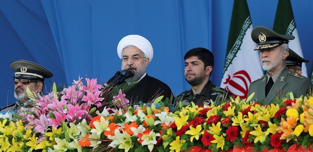 حسن روحانی رییس جمهور ایران در روز ارتش 