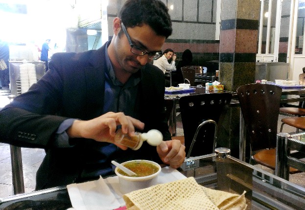 صبحانه خوردن در خارج از خانه تفریح و لذتی به یادماندنی-شرق پارسی