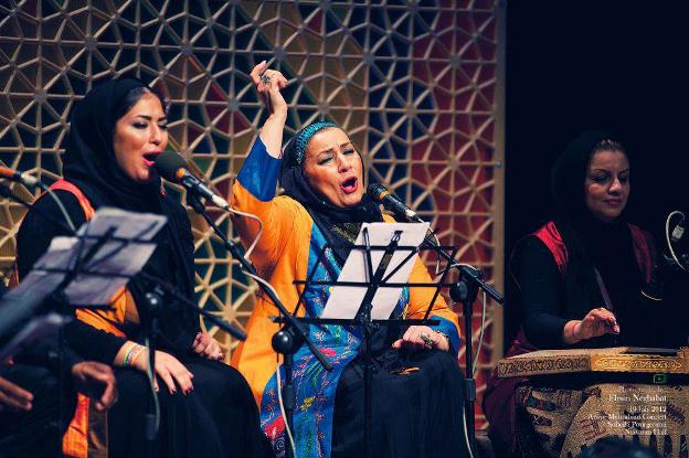 تک خوانی زنان در ایران مجوز نمی گیرد
