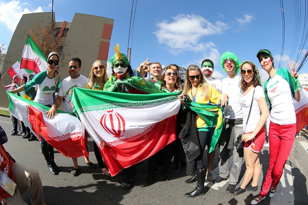 طرفداران تیم ملی فوتبال ایران در برزیل-شرق پارسی