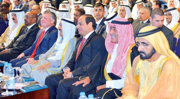 ولی عهد عربستان به همراه جمعی از رهبران کشورها در کنفرانس اقتصادی شرم الشیخ (عکس از الشرق الأوسط)