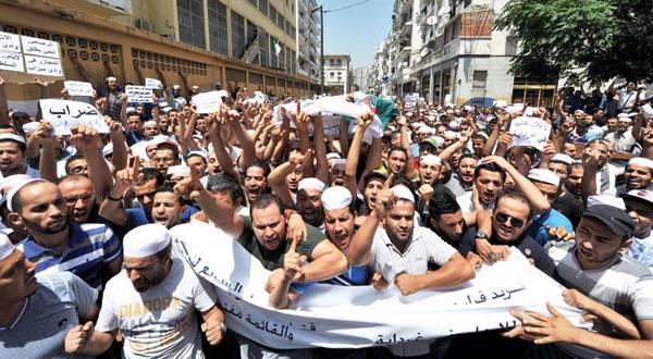 هزاران الجزایری در محکومیت خشونت و کشتار در غردایه تظاهرات کردند – عکس از آژانس عکس خبری اروپا