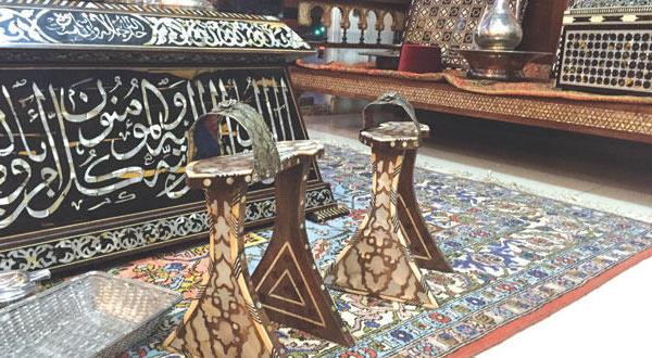 عتیقه جات سوری به دلیل فروانی آن ها در بازارهای لبنان با قیمت های مناسبی به فروش می رسند – عکس از الشرق الأوسط