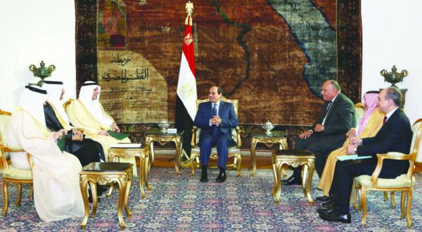 عبد الفتاح السیسی رئیس جمهور مصر به هنگام استقبال از عادل الجبیر وزیر خارجه عربستان سعودی – عکس از ریاست جمهوری مصر