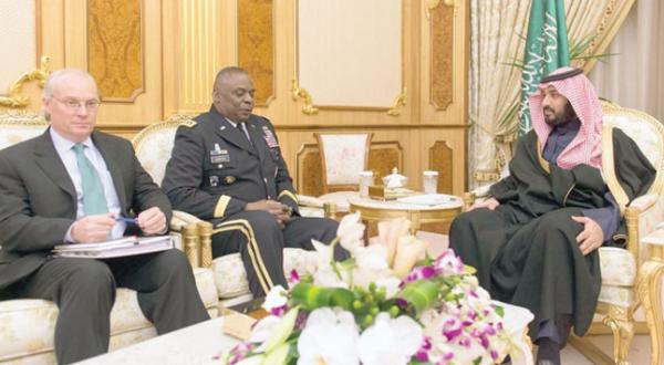 شاهزاده محمد بن سلمان جانشین ولیعهد عربستان سعودی و ژنرال لوید اوستن فرمانده مرکزی ارتش ایالت متحده آمریکا