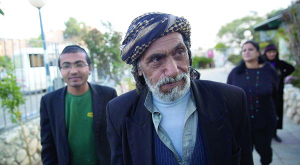 یهودیان یمن پس از رسیدن به اسرائیل طی سفری مخفیانه در مرکز مهاجرت تل آویو – عکس از خبرگزاری فرانسه