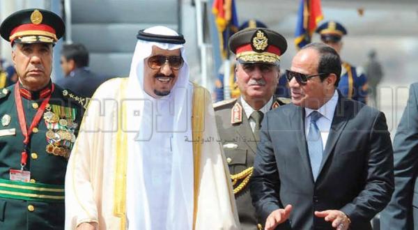 پادشاه سلمان با السیسی در فرودگاه قاهره