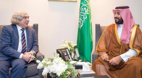 شاهزاده محمد بن سلمان، جانشین ولیعهد عربستان سعودی، با ارنست مونیز، وزیر انرژی آمریکا