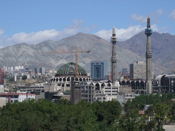 مناره ها در تهران برافراشته می شوند