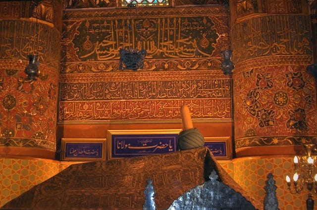 مولانا پیام‌آور آشتی است