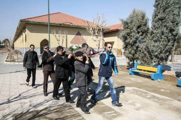 فیس‌بوک ادبیاتی‌ها: از بازگشایی نشر چشمه تا ویرایش جدید «تاکسی‌نوشت‌ها»