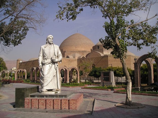 فیسبوک ادبیاتی‌ها: شش چیزی که برابری می‌کند با دنیا
