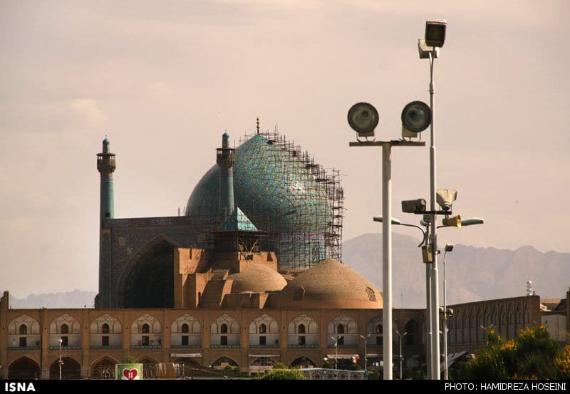 گزارشی تصویری از مسجد زخم‌خورده میدان نقش جهان