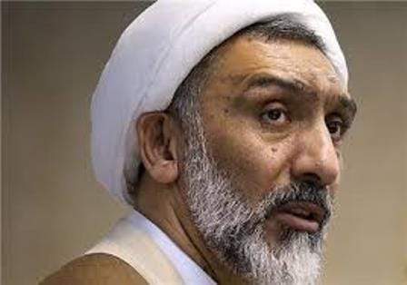 مصطفی پورمحمدی:  خانم ها ورزش کنند اما به ورزشگاه نروند