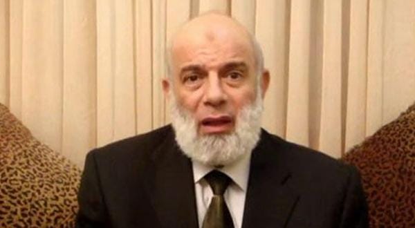 پس از تسلیت گفتن جماعت به فرانسه یکی از رهبران اخوان آنها را به خیانت متهم می کند
