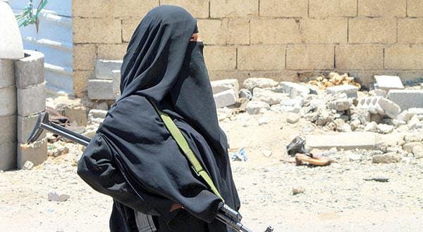 ساکنان عدن بین خمپاره های حوثی ها و گرمای تابستان می سوزند