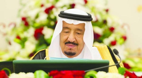پادشاه عربستان سعودی: سیاسی کردن حج… و اظهارات غیر مسؤلانه را نمی پذیریم