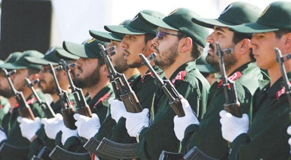 هشدار فرماندهان “سپاه” به روحانی درباره تضعیف نقش سپاهیان