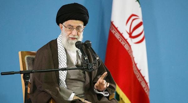 رهبر ایران حمله به سفارت عربستان سعودی در تهران را محکوم می کند و آن را «ضد اسلام» توصیف می کند