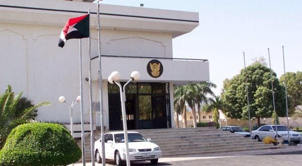 سودان سفیر ایران را اخراج می کند و بر همراهی با عربستان سعودی تأکید می کند