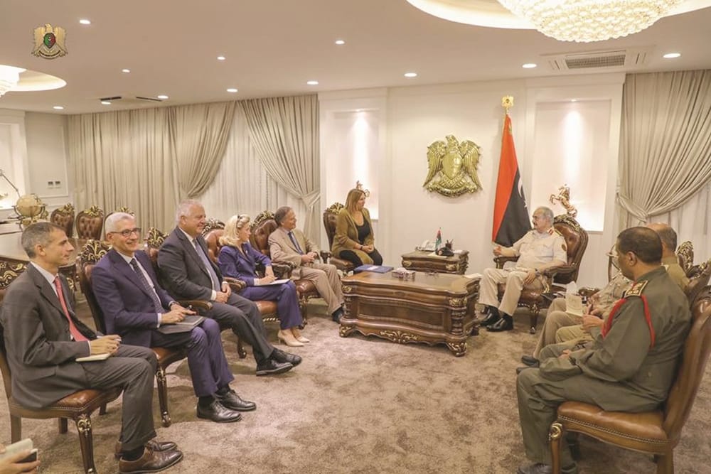 حفتر قطر را به ایجاد فتنه میان لیبى و الجزایر متهم کرد 