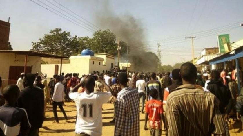 ادامه اعتراضات در سودان؛ البشیر خواستار بی‌توجهی به شایعات شد