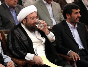 پاسخ علنی احمدی نژاد به نامه «خیلی محرمانه» لاریجانی