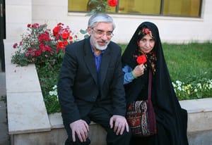 ۲ دختر میرحسین موسوی بازداشت شدند