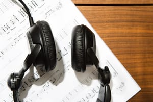 زمانه، زمینه ساز بدعتی فرخنده
