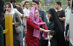 حجاب و بدحجاب؛ چالش چندین دهه ای در ایران