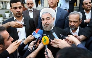 حسن روحانی درباره رابطه با آمریکا از مردم نظر می گیرد