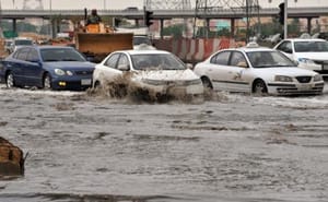 سیل در بسیاری مناطق عربستان سعودی، مدارس و دانشگاه ها را تعطیل کرد