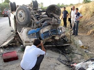 تصادف مینی‌بوس حامل دانشجویان دانشگاه شوشتر ۹ کشته و ۱۳ زخمی برجای گذاشت