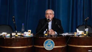 دفاع ظریف از سخنانش درباره توان نظامی ضعیف ایران در مقابله با آمریکا
