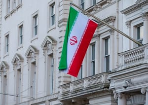 پرچم های “بریتانیا” و “ایران” در “تهران” و “لندن” بر افراشته شد