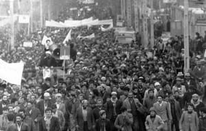 انقلاب اسلامی ایران: تردید بین سنت و تجدد
