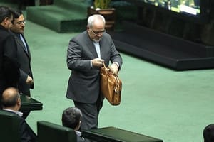 ظریف و روحانی، همچنان در مقابل تندباد انتقاد جناح های تندرو در ایران