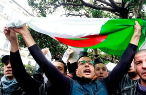 تظاهرات استادان دانشگاه در الجزایر برای برپایی “جمهوری جدید”