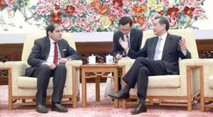 گفتگوی مدیرمسئول الشرق الاوسط با وزیر خارجه چین