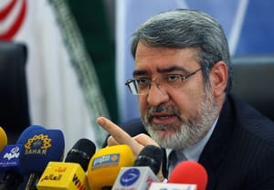 رحمانی فضلی: تجهیزات مبارزه با مواد مخدر شامل تحریم ها است