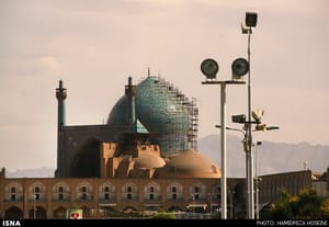 گزارشی تصویری از مسجد زخم‌خورده میدان نقش جهان