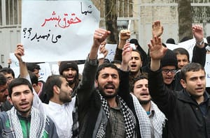 شماری از دانشجویان بسیجی قصد دارند دراعتراض به توافقنامه ژنو،در مقابل مجلس تجمع کنند