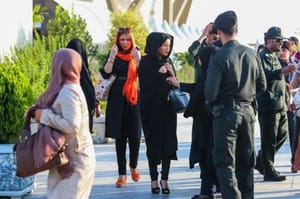 وزیر دادگستری ایران: در زمینه حجاب صرفا “برخورد” نتیجه نمی دهد