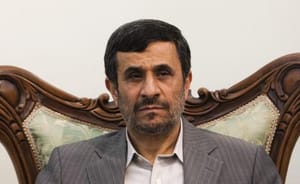 درخواست مجلس ایران برای رسیدگی سریع به تخلفات دولت احمدی نژاد